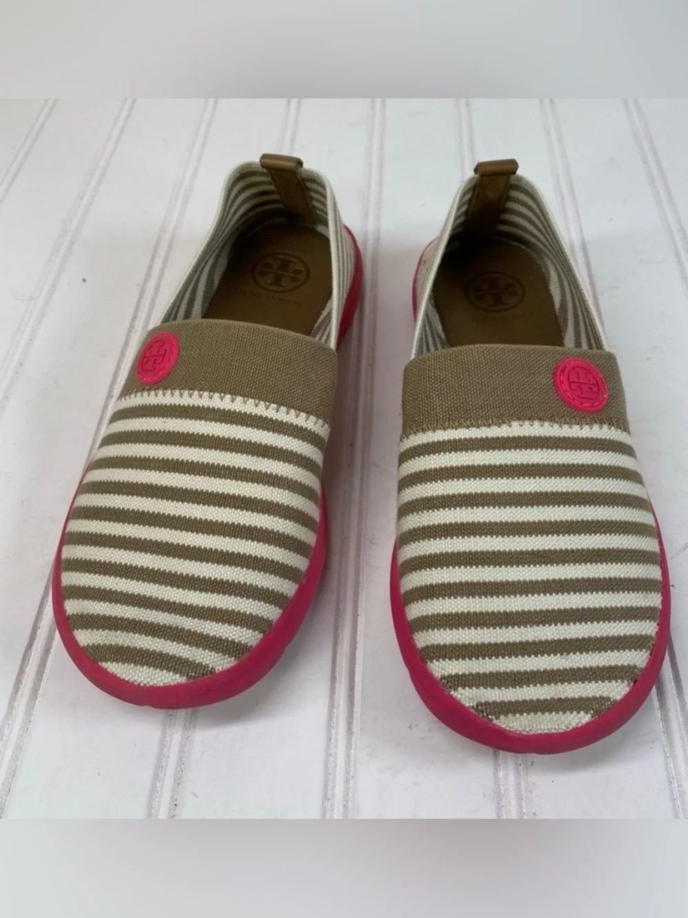 Tory Burch Micah tan & white stripe shoes   Size 9
